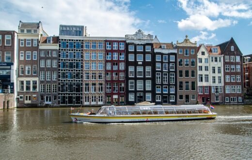 Croisière Vins & Fromage sur les canaux à Amsterdam